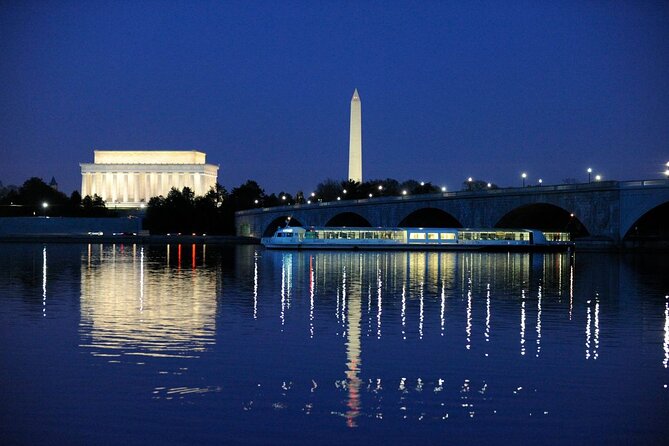City Cruises Washington DC: Premier Dinner Cruise - Music, Dancing, and the Evening Mood