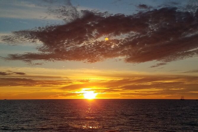 City Tour, Tequila tasting, Sunset Cruise & Dinner in Cabo San Lucas - The Arch cruise and the one-hour photo stop