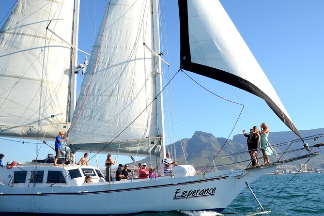 Cruise and Dine Dinner / Cape Town: Sunset Champagne Cruise and 3-Course Dinner - The timing matters more than it first appears