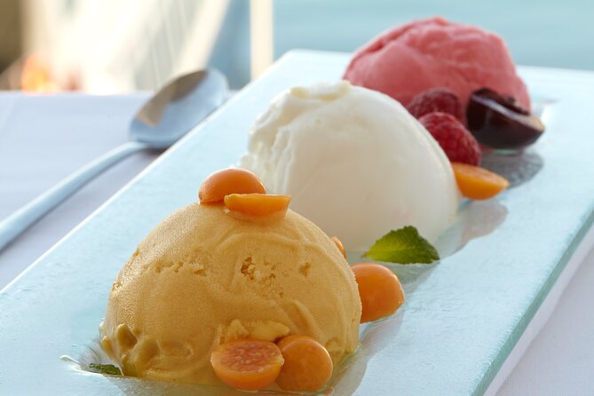 Cruise and Dine Dinner / Cape Town: Sunset Champagne Cruise and 3-Course Dinner - Dinner at The Raj, with some uncertainty about the menu