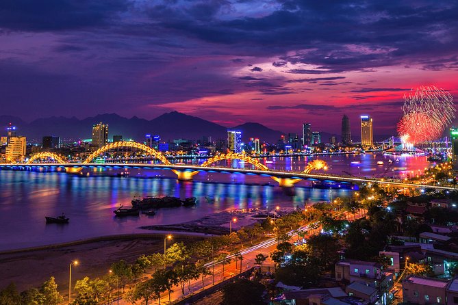 Da Nang by Night from Hoi An: Seafood dinner, night market and cruise trip - Seafood dinner and the social side of Nhau
