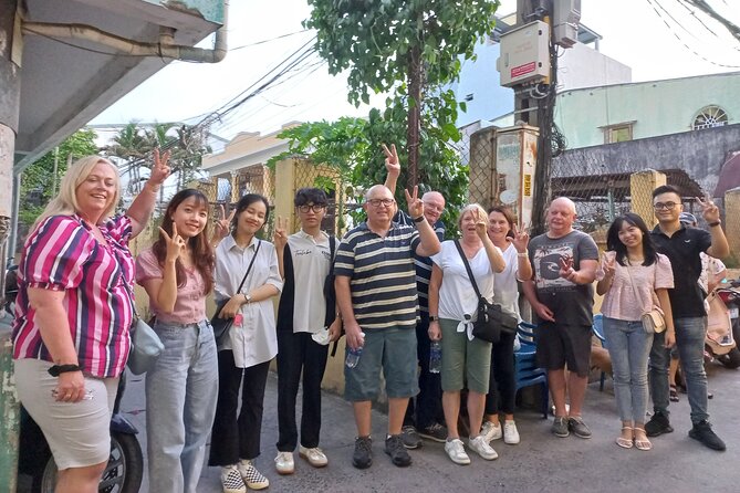 Da Nang By Night: Seafood dinner, night market and cruise trip - A 45-minute Han River cruise after dark