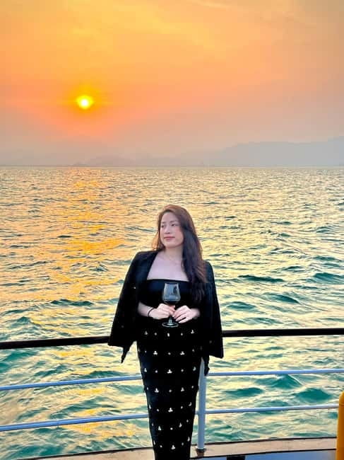 Da Nang: Experience a Magical Sunset Dinner Cruise in DN Bay - What The Poseidon Cruise Is Really Selling