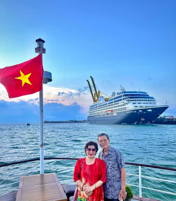 Da Nang: Experience a Magical Sunset Dinner Cruise in DN Bay - Dinner: Salmon, Lobster, And Flexible Requests