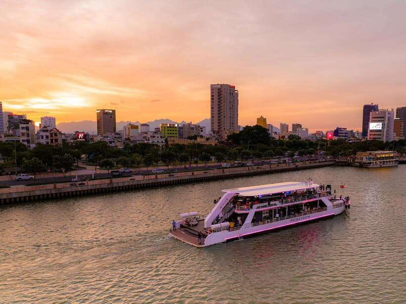 Da Nang: Poseidon Cruise with Dinner and Dragon Bridge Show - Dinner: salmon, lobster, and a four-course pace