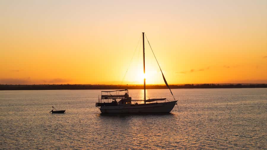 Darwin: Cape Adieu Sunset Cruise with 4-Course Dinner - The first hour: harbour views and the changing Darwin light