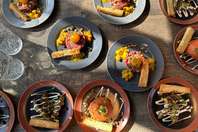 Dinner Canal Cruise Amsterdam: 4-Courses Including Drinks - The first course comes with canal views