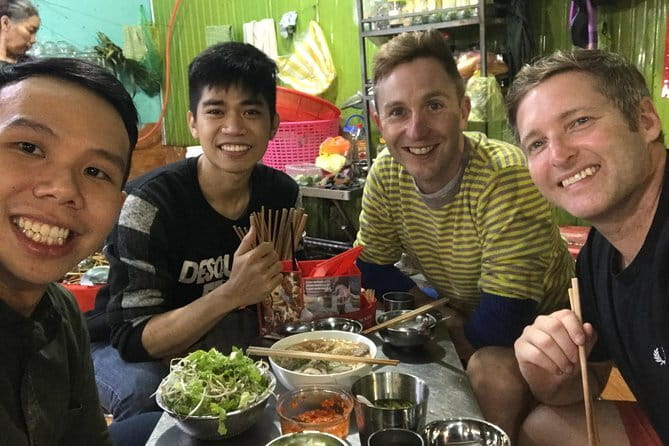 Dinner Cruise & Music Folk Song on the Perfume River in Hue - Night views of Hue from the river