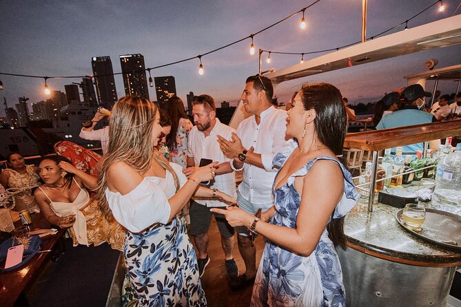 Dinner cruise on Cartagena's bay with Sibarita Master - Is the romantic upgrade worth it?