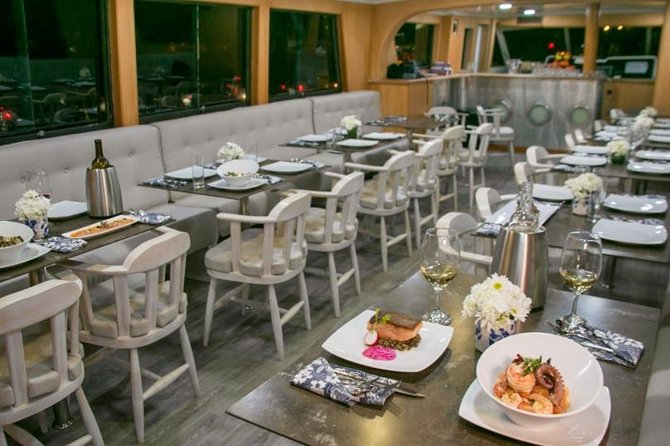 Dinner cruise on Cartagena's bay with Sibarita Master - Finding La Bodeguita and making the 7:00pm departure