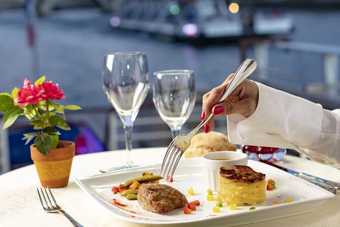 Dinner Cruise Prestige Check-out from the Eiffel Tower - Service, celebrations, and the overall mood
