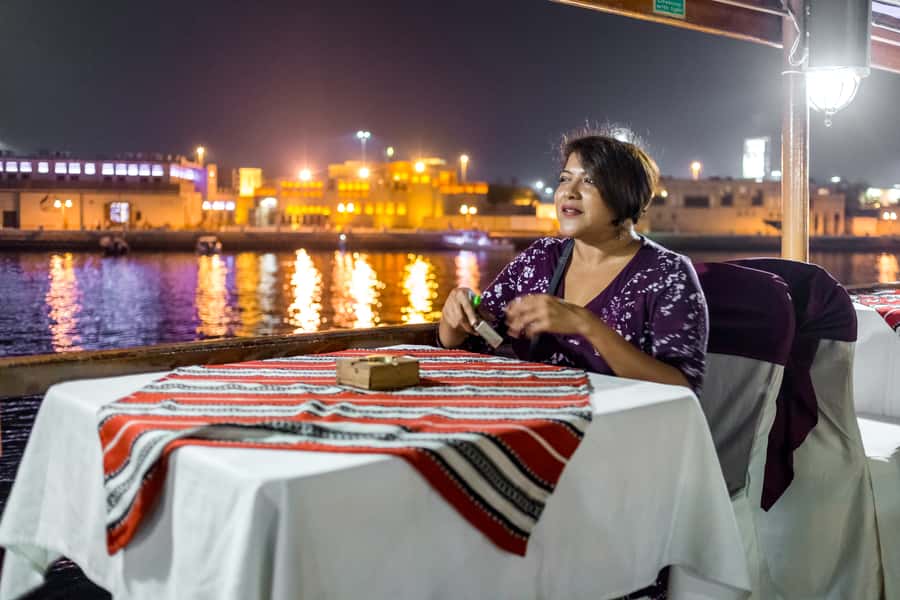 Dubai: 2-Hour Evening Dhow Cruise and Dinner - Timing, comfort, and what to wear
