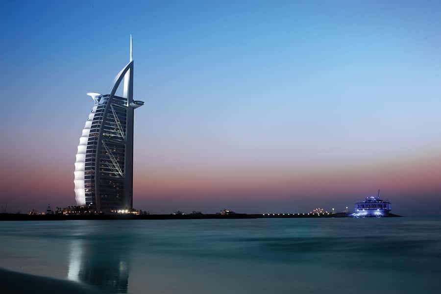 Dubai: Big Bus Panoramic Night Tour & Optional Dinner Cruise - The one-hour dhow dinner cruise