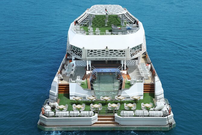 Dubai: Lotus Mega Yacht 3-Hours Dinner Cruise Tour - A five-star buffet with live cooking