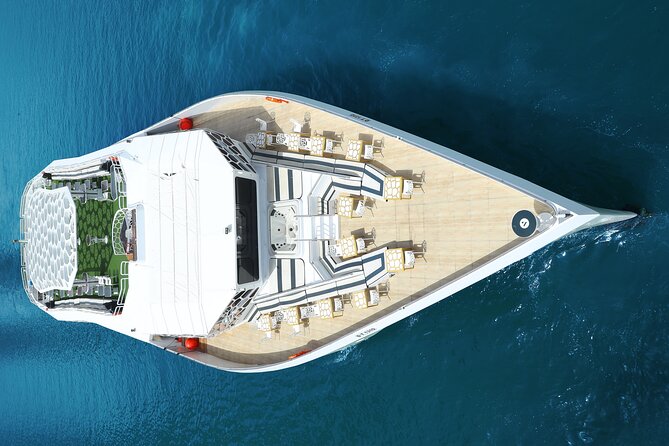 Dubai: Lotus Mega Yacht 3-Hours Dinner Cruise Tour - Music, shows, and several entertainment zones