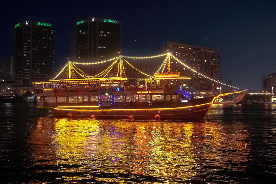 Dubai: Luxury Dinner Cruise with Live Music - A gentle start on Dubai Creek