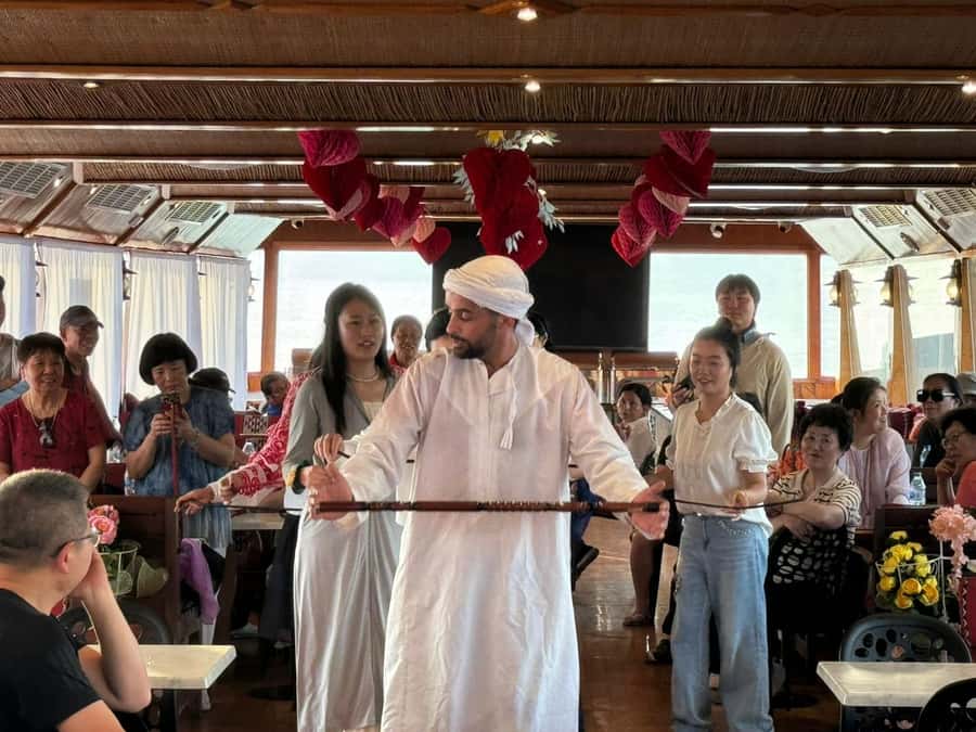 Dubai: Luxury Dinner Cruise with Live Music - Who will enjoy this cruise most?