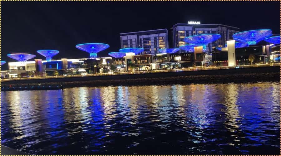 Dubai: Marina Dhow Dinner Cruise with Live Entertainment - Why a dhow cruise works well in Dubai Marina