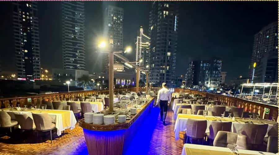 Dubai: Marina Dhow Dinner Cruise with Live Entertainment - Who should choose this dhow dinner cruise