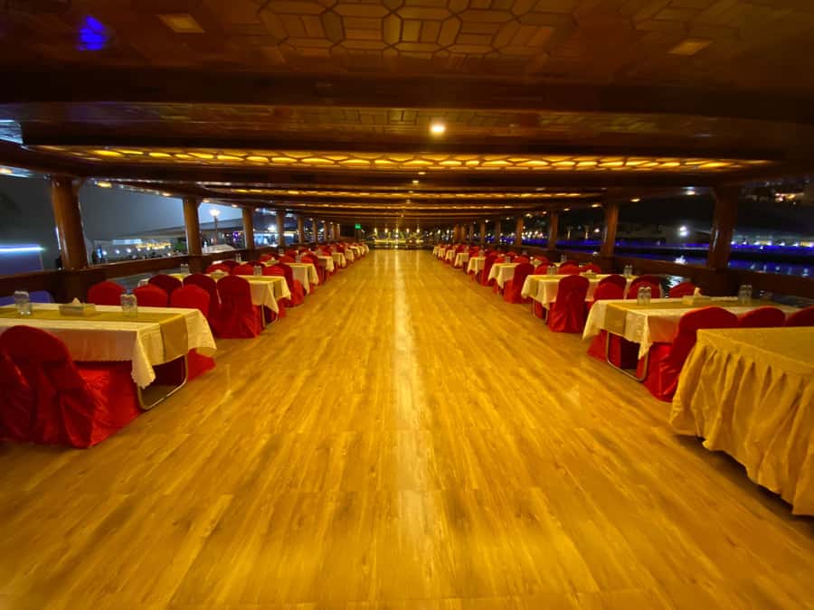 Dubai Marina: Dinner Cruise in a Traditional Boat - What the two-hour route shows you