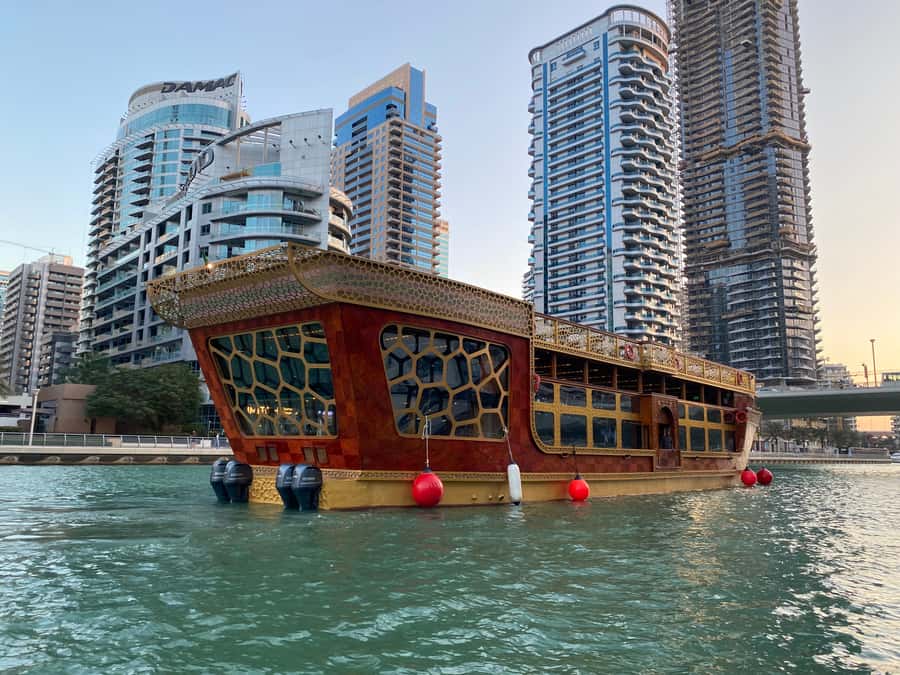 Dubai Marina: Dinner Cruise in a Traditional Boat - Red carpet boarding and four decks of space