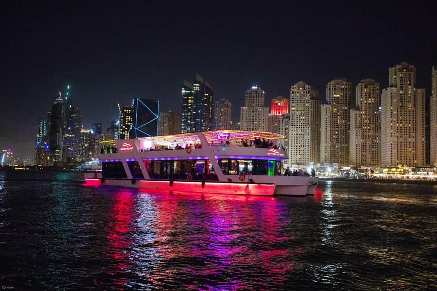Dubai Marina Dinner Cruise – Live Show, AC & Open Bar - Who should book this evening?