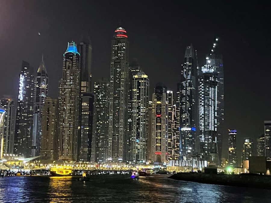 Dubai Marina Dinner Cruise with Live Entertainment(Al Wasl) - How the price compares with the experience