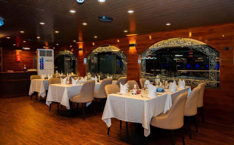 Dubai: Marina Dream Sea Lounge Cruise Dinner - Key points to know before booking