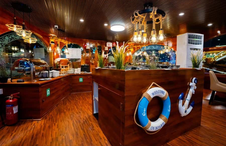 Dubai: Marina Dream Sea Lounge Cruise Dinner - What this Dubai Marina cruise is really like