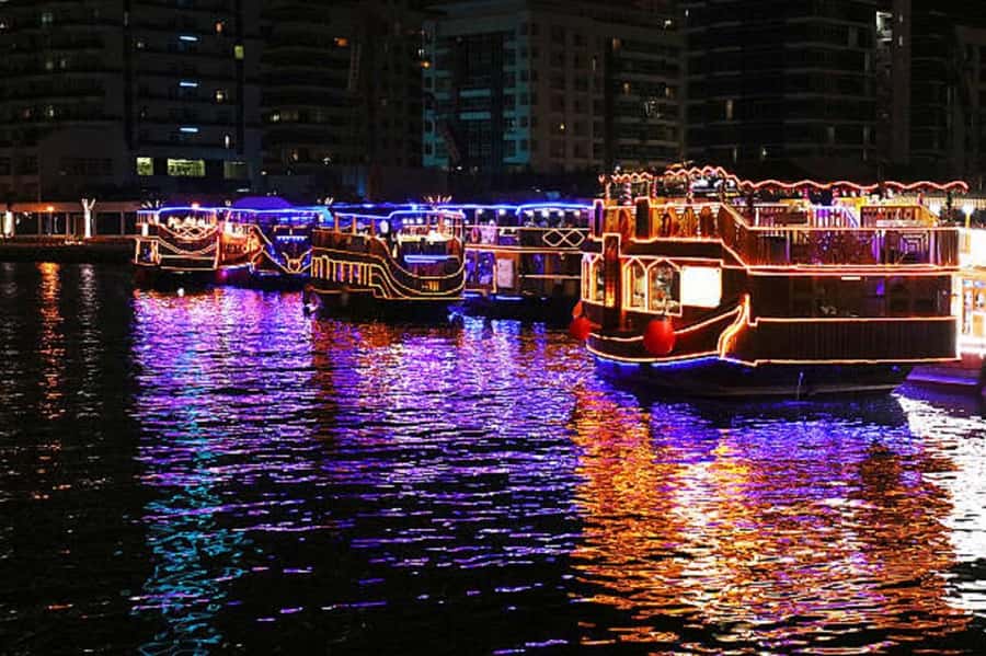 Dubai: Marina Dream Sea Lounge Cruise Dinner - Choosing between the lower and upper decks