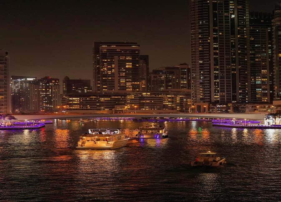 Dubai: Marina Dream Sea Lounge Cruise Dinner - Small details that can improve the night