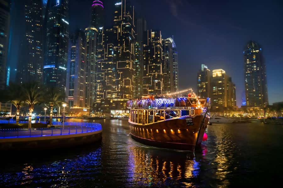 Dubai: Marina Luxury Dhow Dinner Cruise - What the buffet is likely to suit