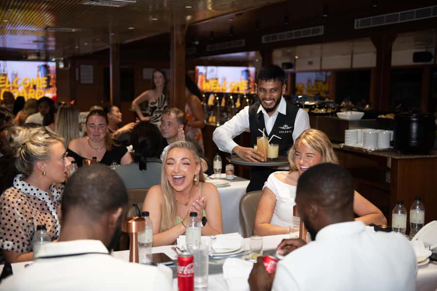 Dubai Marina: Luxury Dinner Cruise, Live Show, Open Bar & DJ - Key points to know before booking