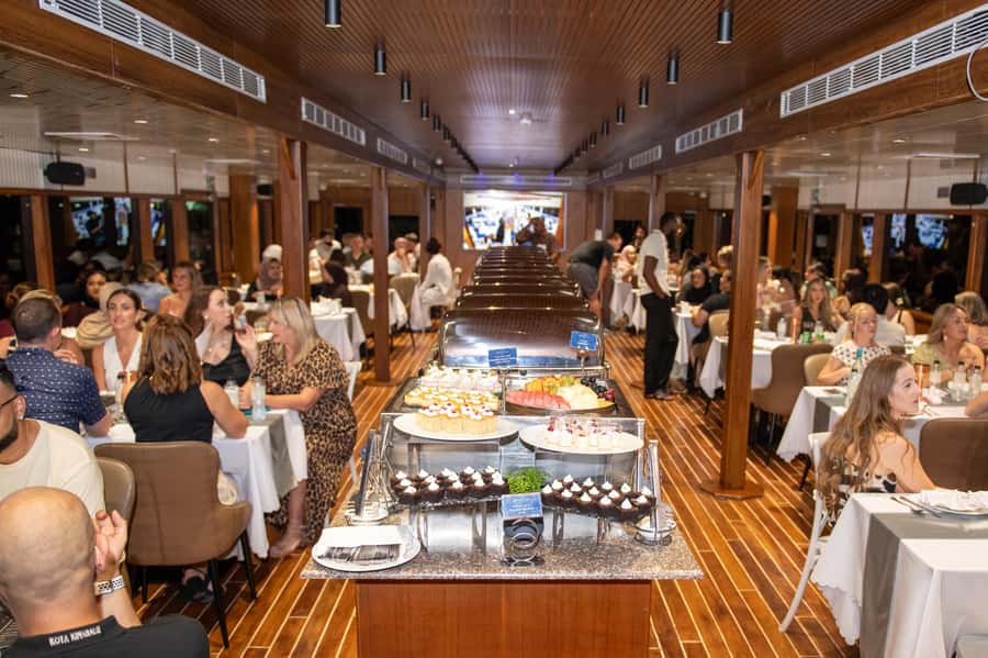 Dubai Marina: Luxury Dinner Cruise, Live Show, Open Bar & DJ - Tanura dancing, live singing, and the DJ