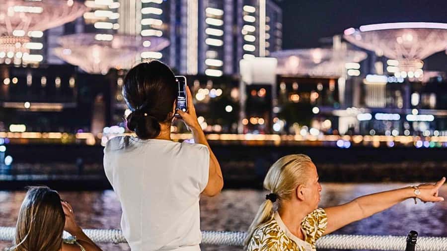 Dubai: Marina Premium Dinner Cruise with Unlimited Drinks - Palm Jumeirah from the water