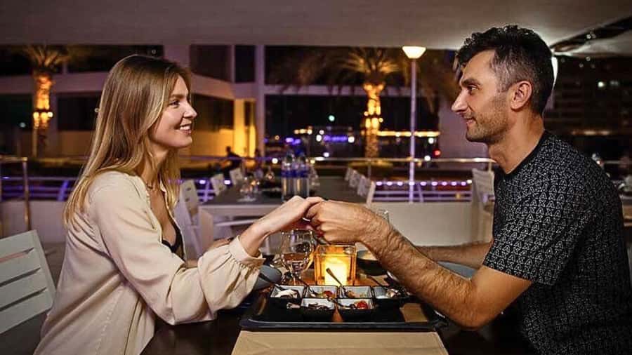 Dubai: Marina Premium Dinner Cruise with Unlimited Drinks - Upper deck or lower deck?
