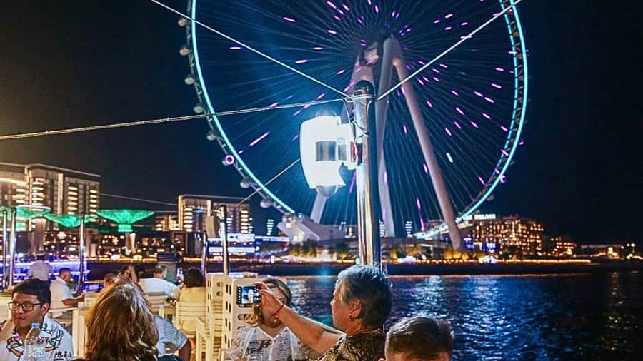 Dubai: Marina Premium Dinner Cruise with Unlimited Drinks - Who will enjoy this dinner cruise most?
