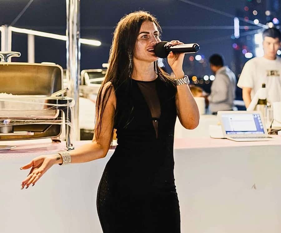 Dubai: Marina Premium Dinner Cruise with Unlimited Drinks - Meeting the boat near Dubai Marina