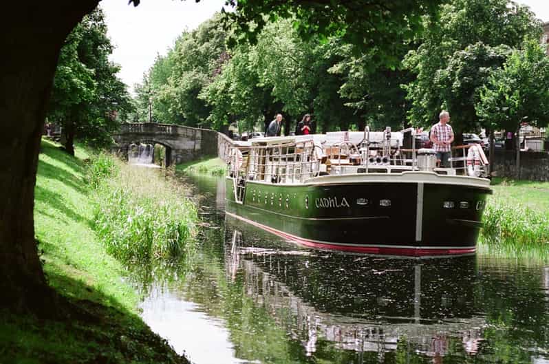 Dublin: Grand Canal Cruise with Dinner - The three-course meal and drink policy