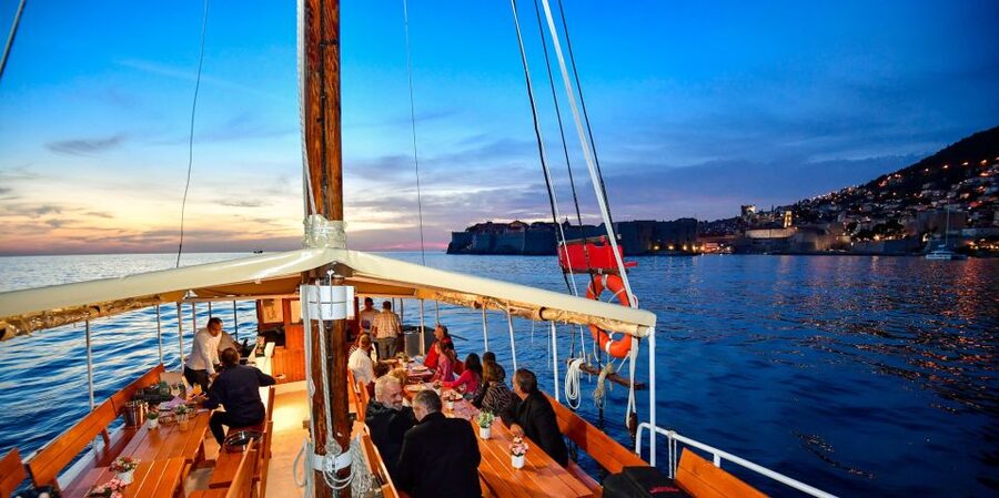 Dubrovnik: Sunset Dinner Cruise around the Old Town - Starting at Dubrovnik’s Old Port