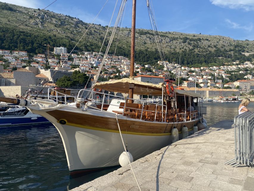 Dubrovnik: Sunset Dinner Cruise around the Old Town - Sailing past the Old Town walls and Lokrum Island