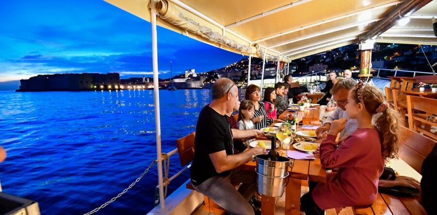 Dubrovnik: Sunset Dinner Cruise around the Old Town - Who will enjoy this cruise most?