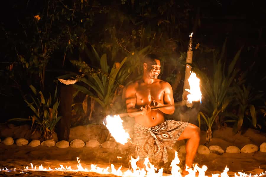 Fiji: Sunset Cruise with Dinner and Fire Show - Arrival at Likuri Island and the welcome