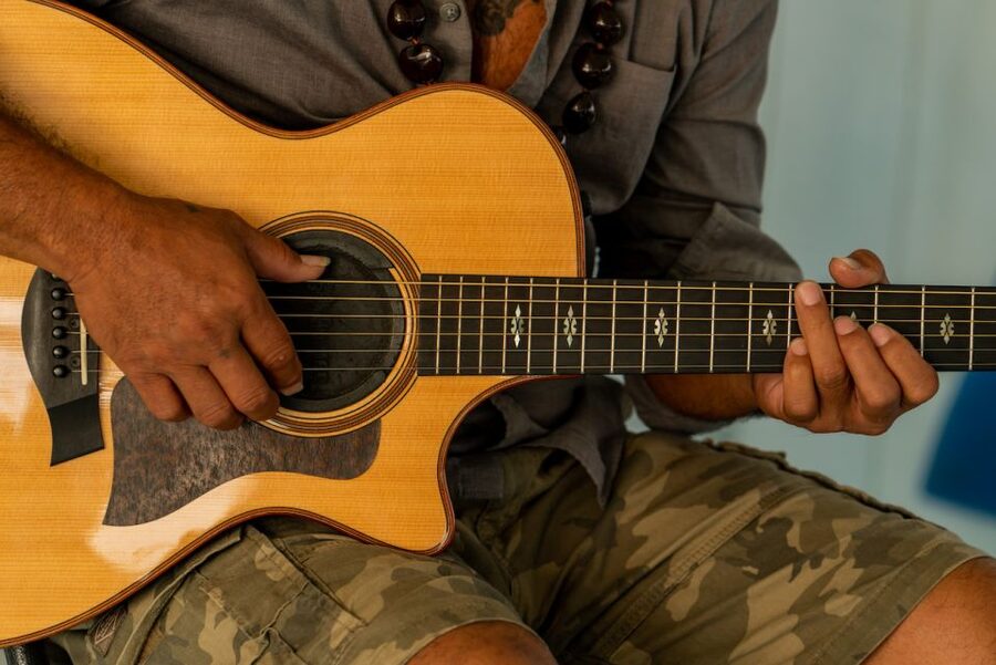 From Hawaii: Historical Dinner Cruise Tour to Kealakekua Bay - Live slack-key music and the Kona sunset