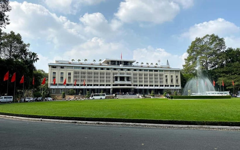 From HCM: Private Saigon City Tour Half-Day & Dinner Cruise - A private way to get your bearings in Ho Chi Minh City
