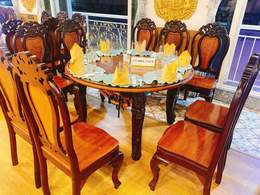 From Ho Chi Minh: Dinner on cruise Saigon (Private Table) - Boarding, transport, and the first practical question