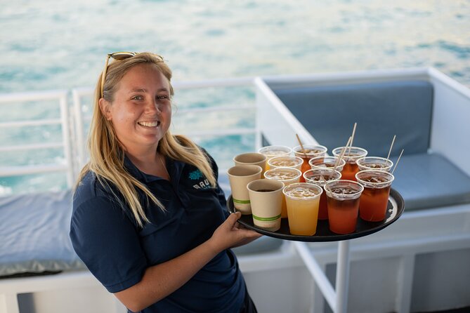From Ma'alaea Harbor: Sunset Dinner Cruise Aboard the Quicksilver - Drinks, music, and the feel of the evening