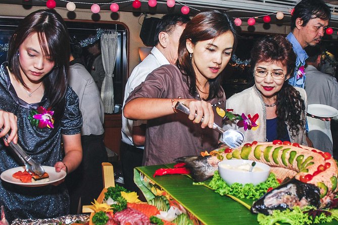 Grand Pearl Dinner Cruise: Dining & Live Performances - Rama 8 Bridge and music on the return route