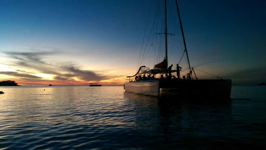 GrandBay-Sunset Cruise with Event Dinner for Private Groups - Who should book this cruise?