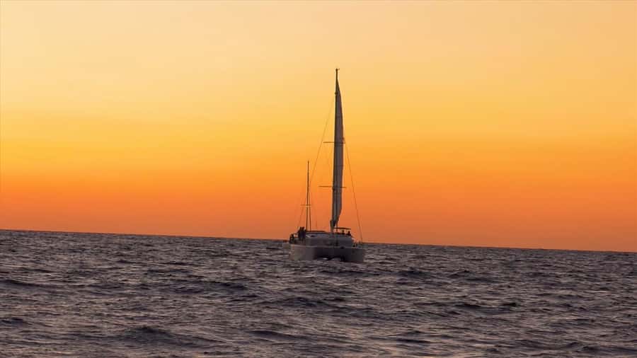 GrandBay-Sunset Cruise with Event Dinner for Private Groups - Cocktails, beer, wine, and local spirits